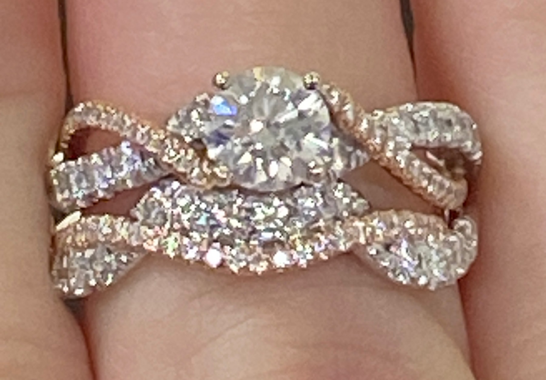 Rose and white gold crossover